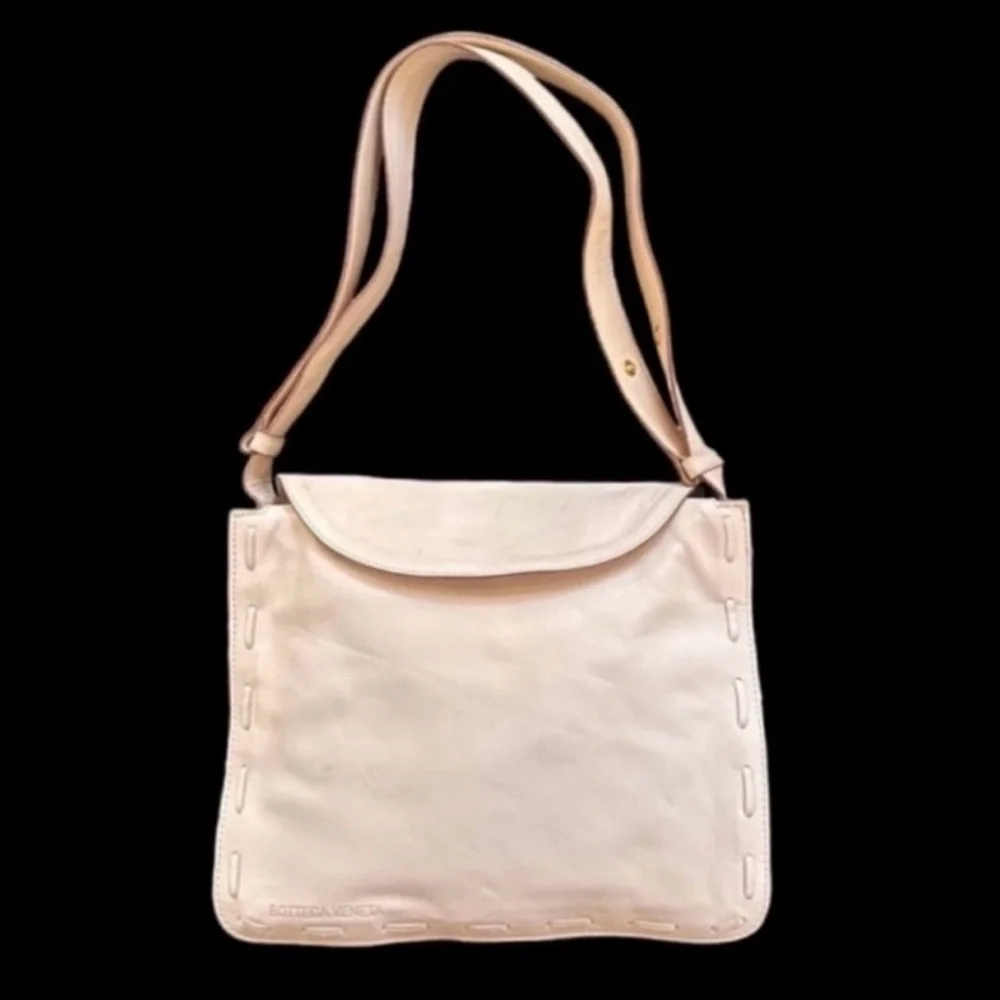 Bottega Veneta Cream Adjustable Strap Calfskin Leather Shoulder Bag